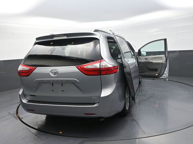 Used 2015 Toyota Sienna XLE w/ XLE Navigation Package image 34
