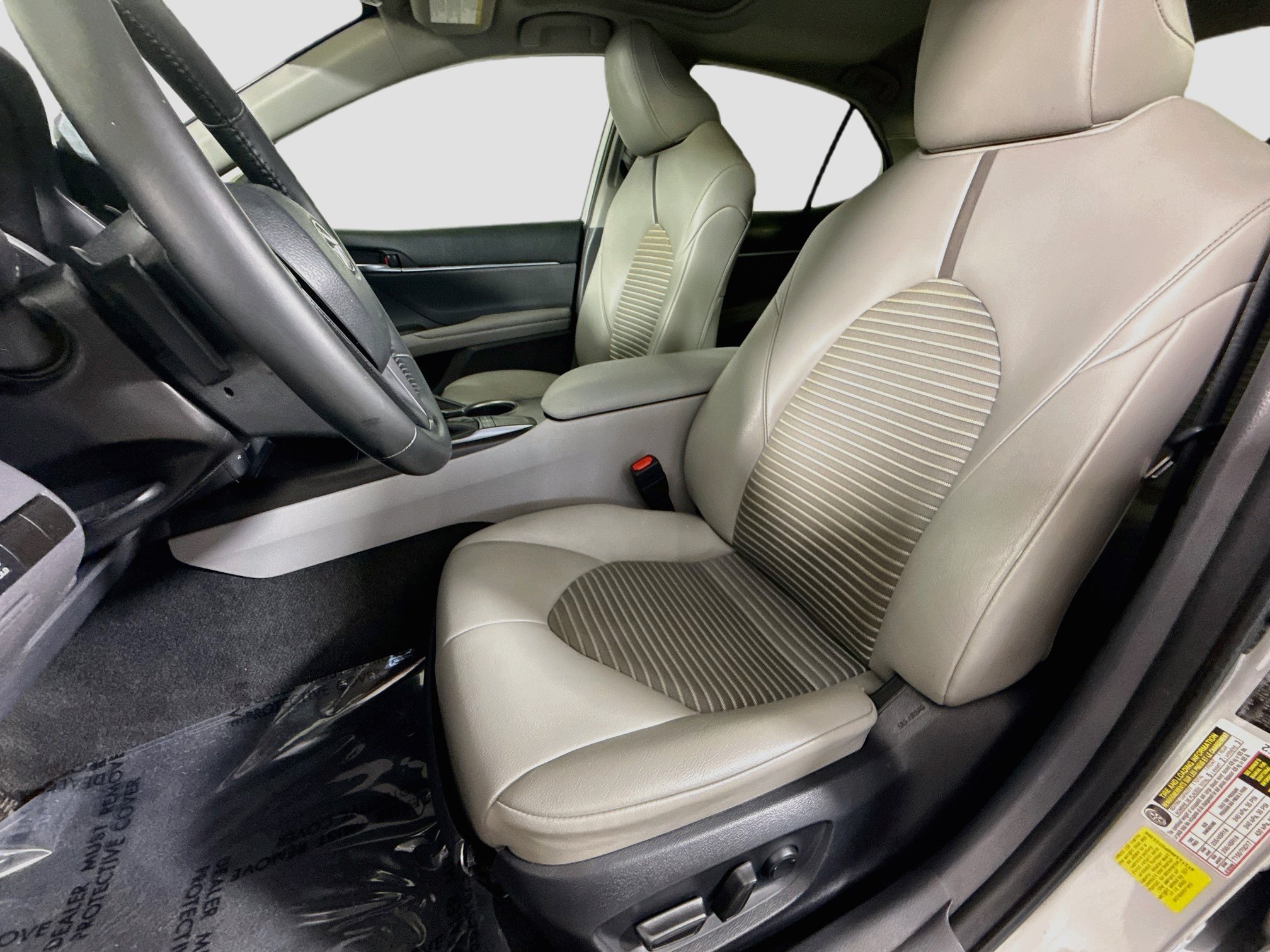 Used 2023 Toyota Camry SE w/ Convenience Package FWD image 22