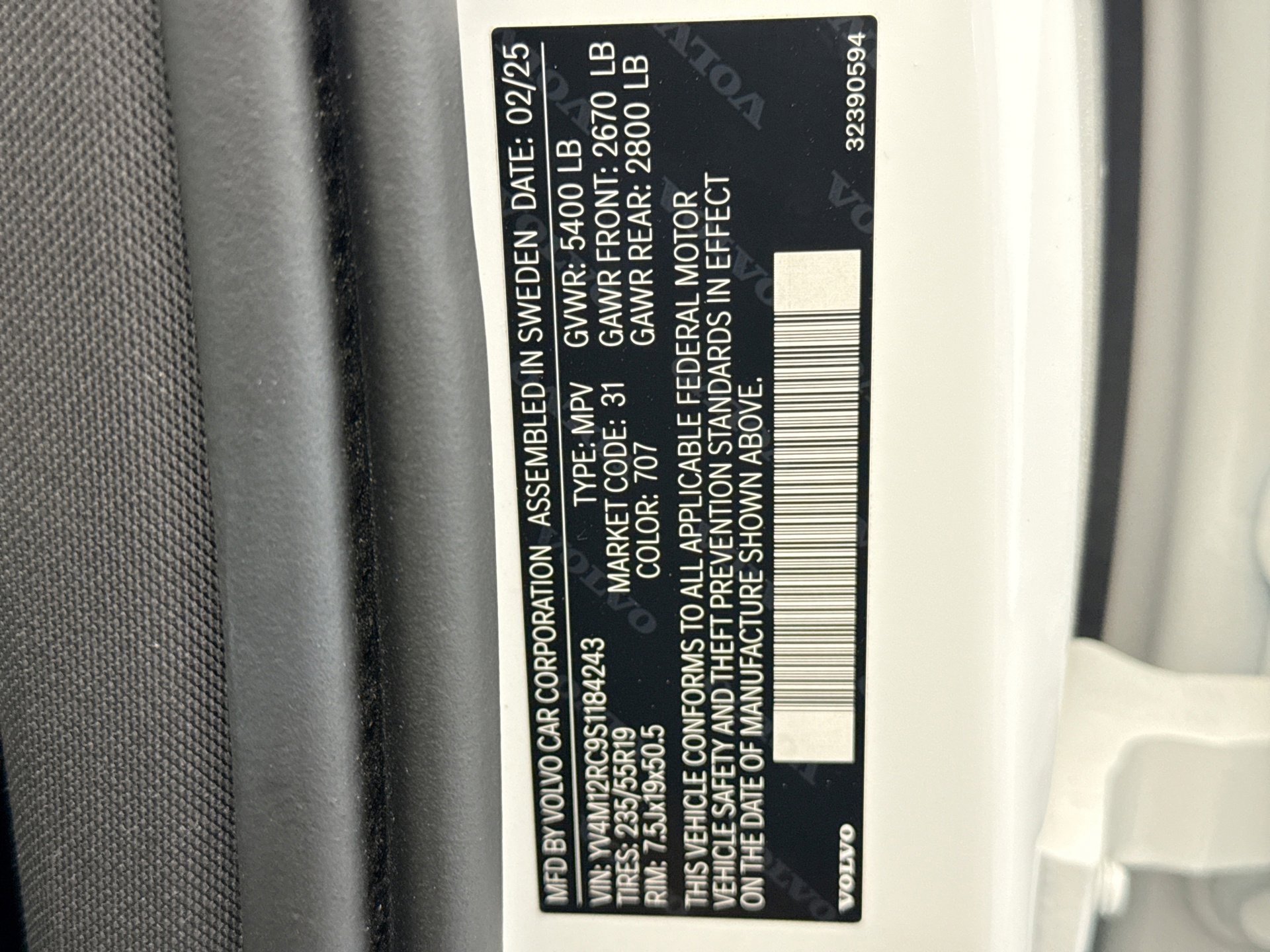 Used 2025 Volvo XC60 B5 Plus image 11