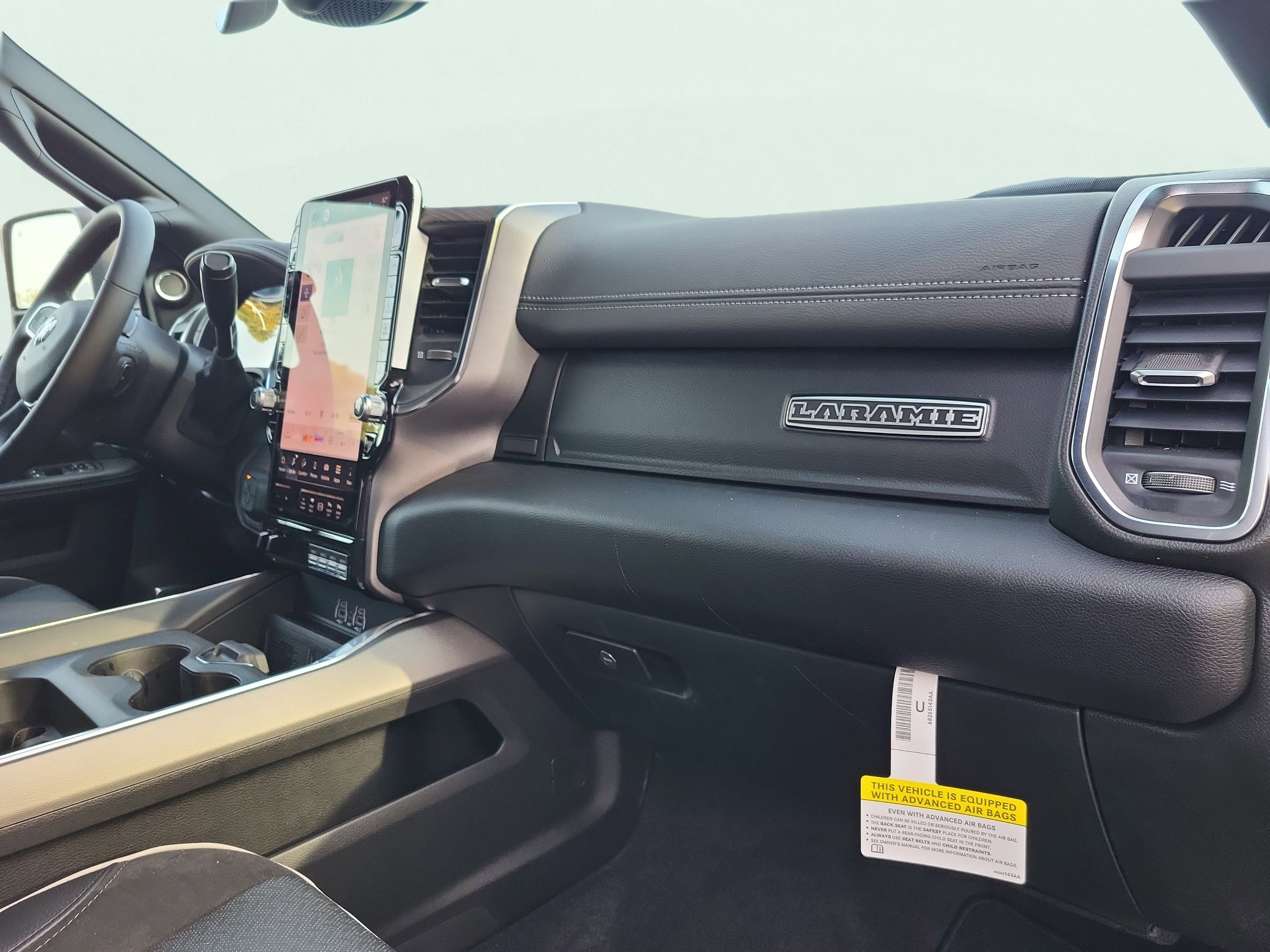 New 2026 RAM 2500 Laramie AWD/4WD image 22