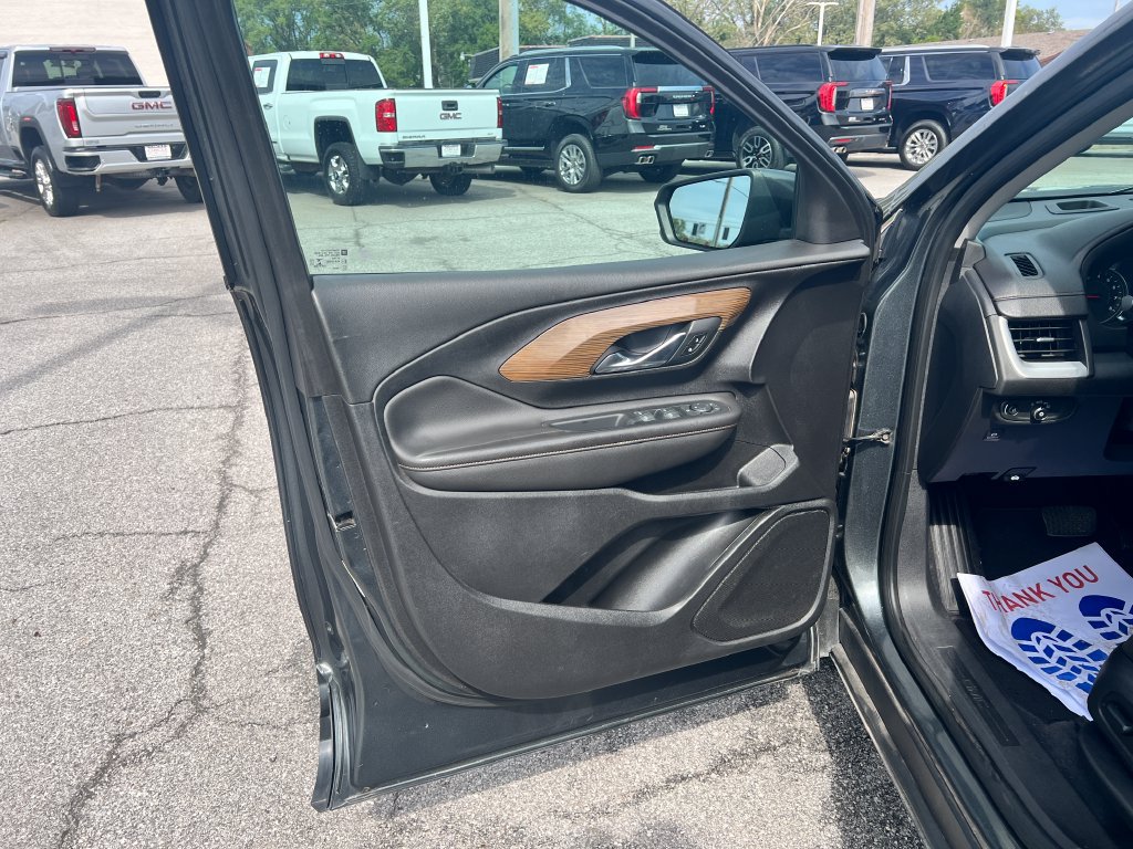 Used 2020 GMC Terrain SLE w/ Driver Convenience Package FWD image 14