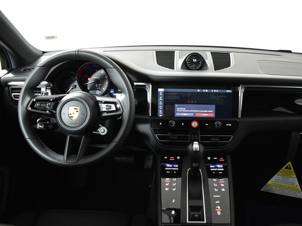 Used 2026 Porsche Macan AWD/4WD image 16
