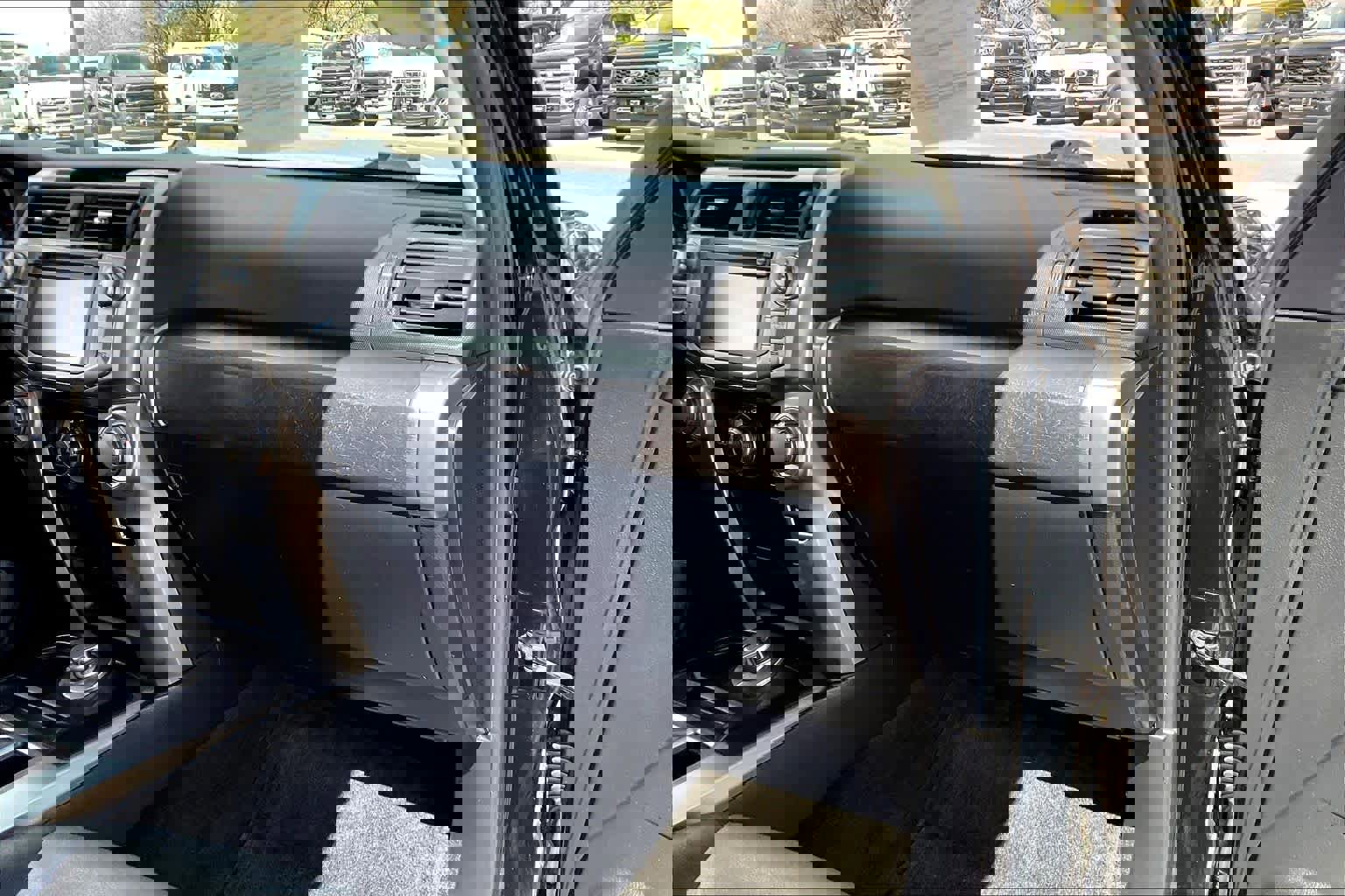 Used 2018 Toyota 4Runner SR5 Premium image 18