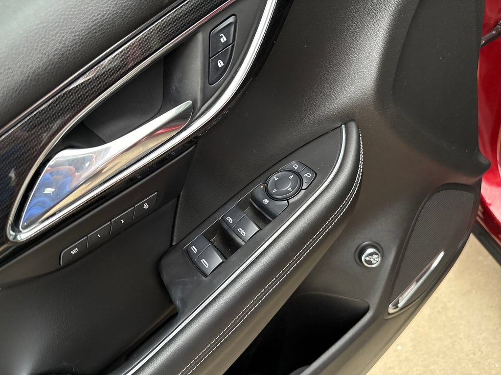Certified 2022 Buick Envision Essence w/ Technology Package II AWD/4WD image 29