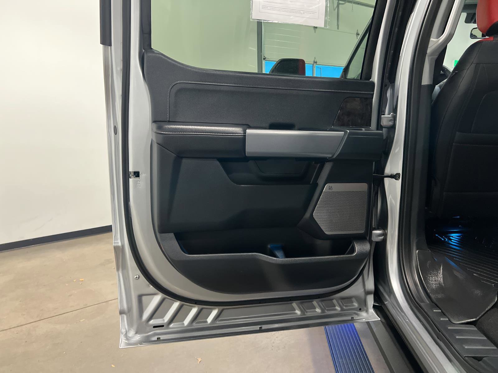 Used 2024 Ford F250 Lariat w/ Lariat Ultimate Package image 30