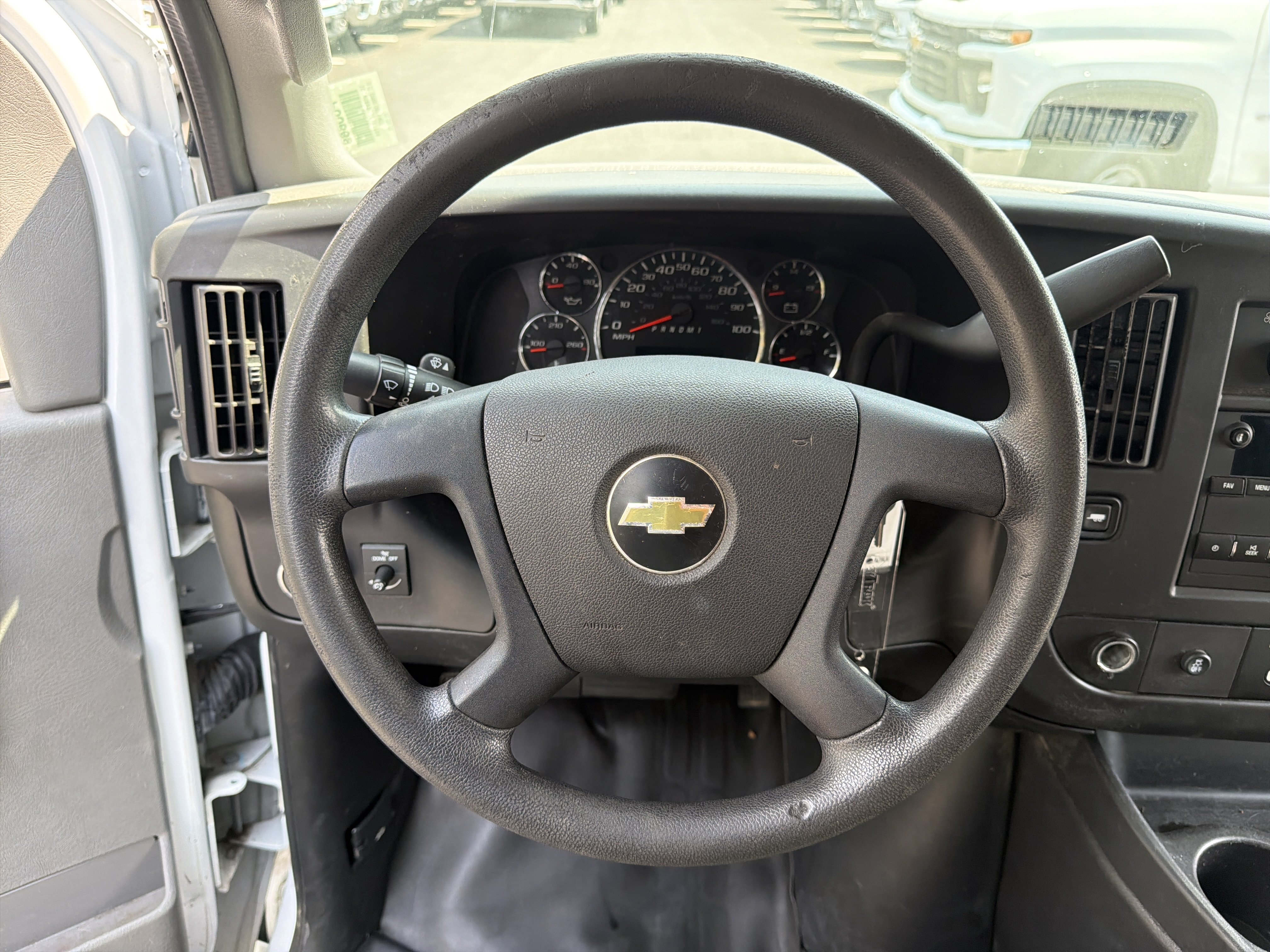 Used 2018 Chevrolet Express 2500 Extended RWD image 18