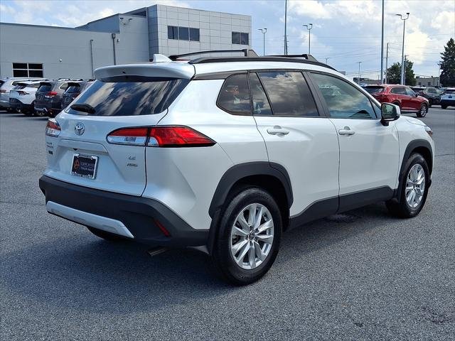 Certified 2022 Toyota Corolla Cross LE w/ Moonroof Package AWD/4WD image 38
