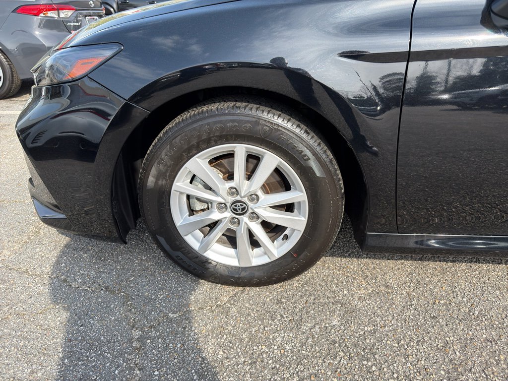 Used 2025 Toyota Camry LE image 13