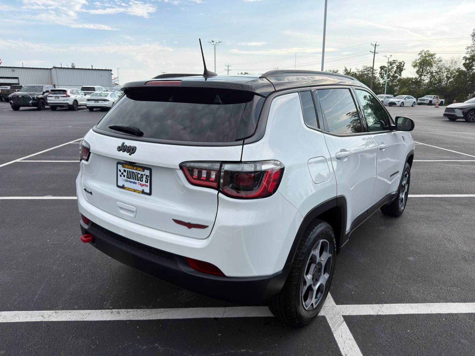 Used 2022 Jeep Compass Trailhawk w/ Trailhawk Convenience Group AWD/4WD image 6