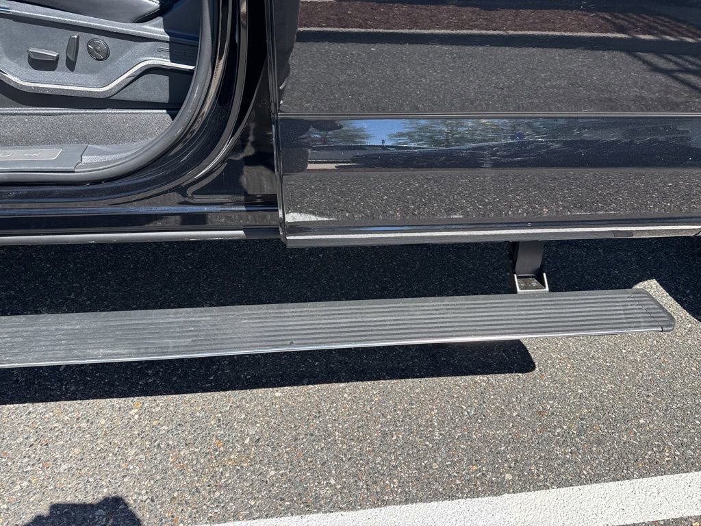 Used 2025 Ford F350 Platinum image 22