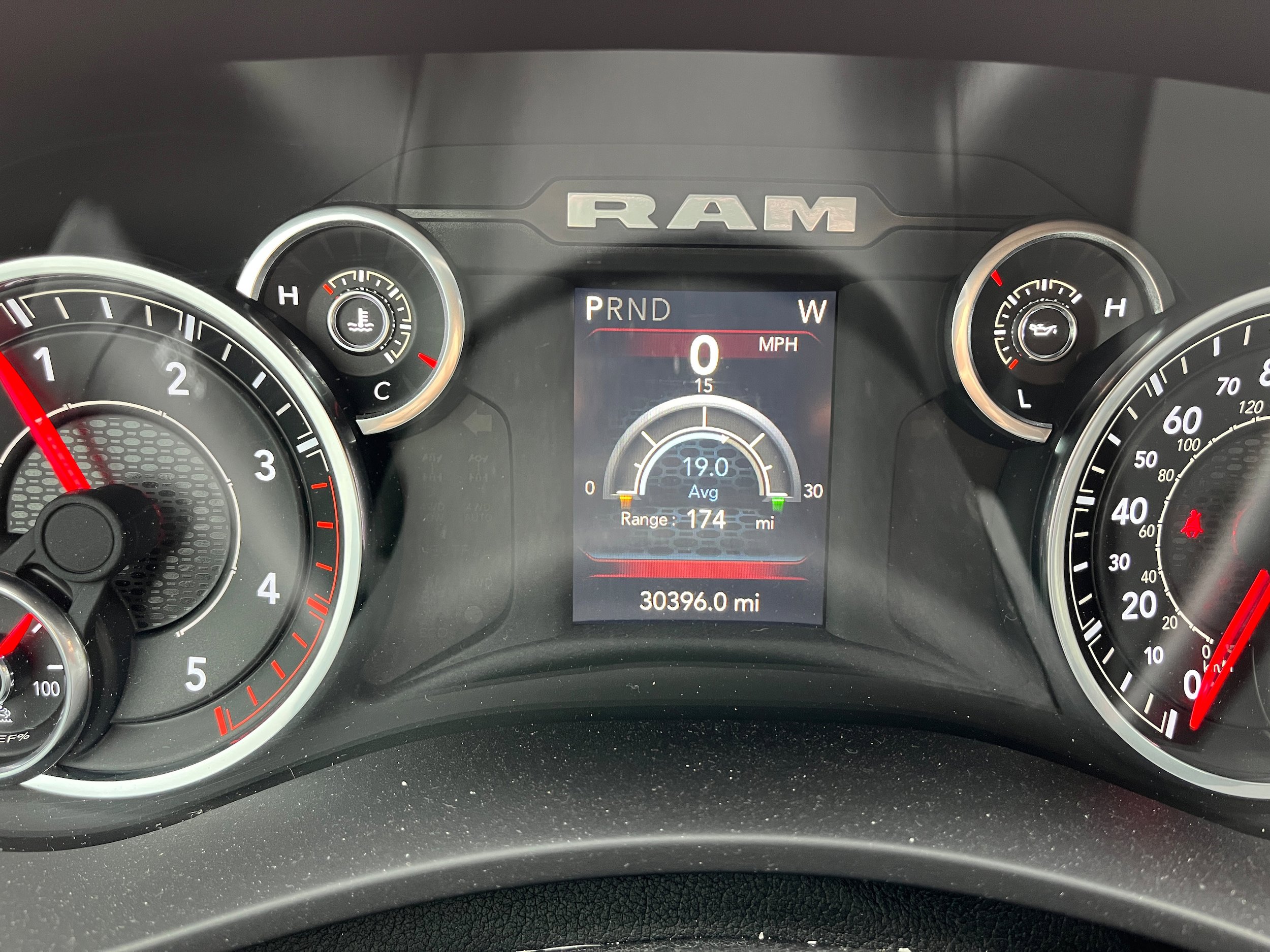 Used 2024 RAM 2500 Tradesman w/ Chrome Appearance Group image 24