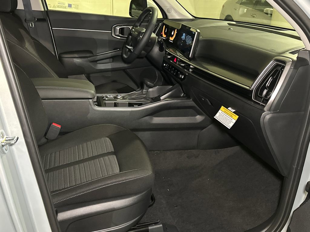 New 2026 Kia Sorento LX FWD image 9