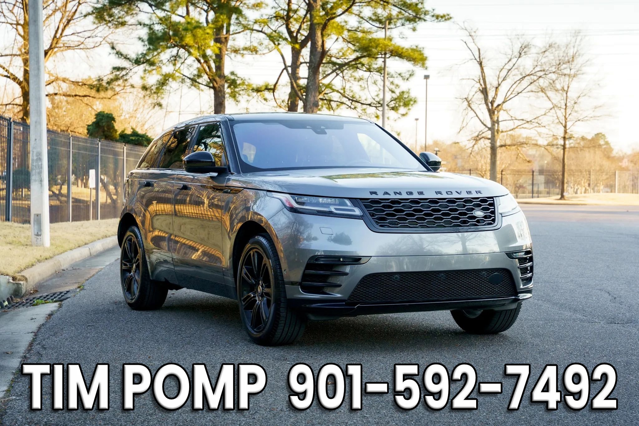 Used 2019 Land Rover Range Rover Velar R-Dynamic SE image 3