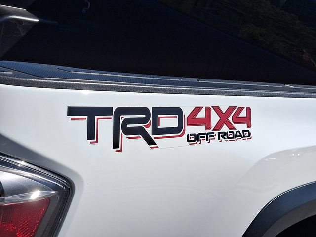 Used 2020 Toyota Tacoma TRD Off-Road w/ TRD Premium Off Road Package AWD/4WD image 41
