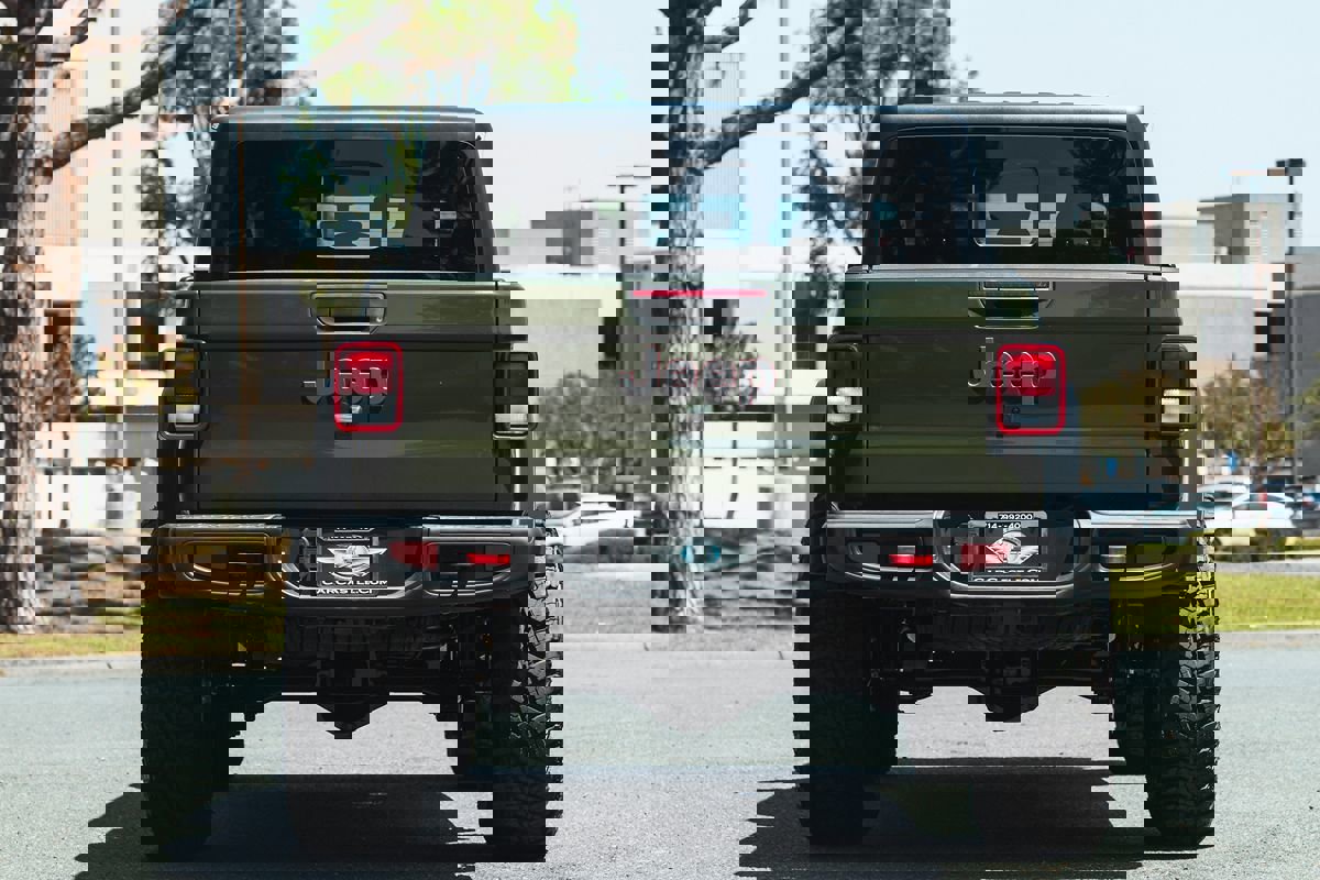 Used 2023 Jeep Gladiator Rubicon image 12