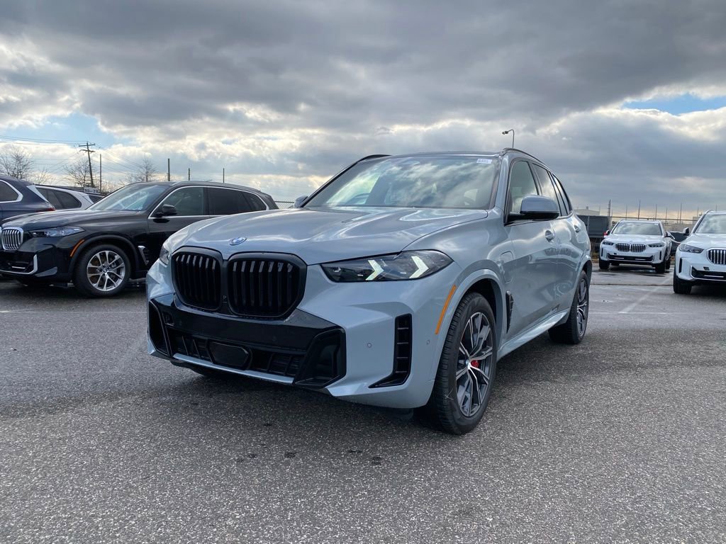 New 2026 BMW X5 xDrive50e w/ M Sport Package