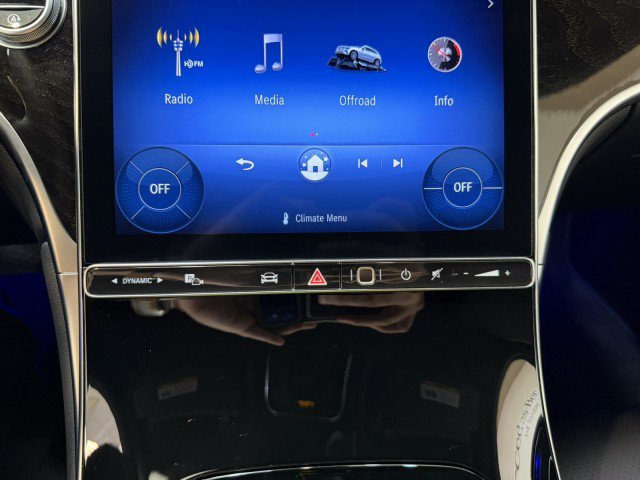 Used 2024 Mercedes-Benz GLC 300 4MATIC image 18