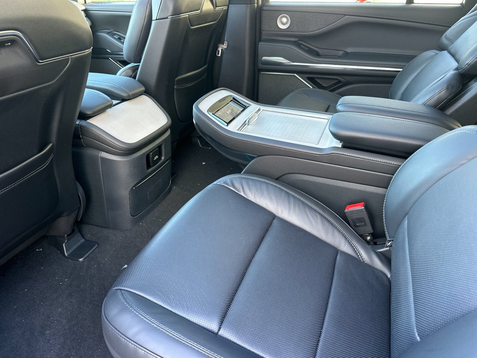 New 2027 Lincoln Navigator L Reserve w/ Jet Appearance Package AWD/4WD image 11