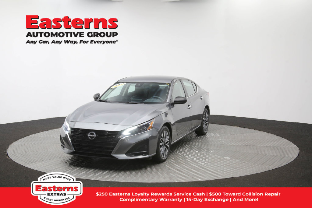 Used 2025 Nissan Altima 2.5 SV FWD image 54