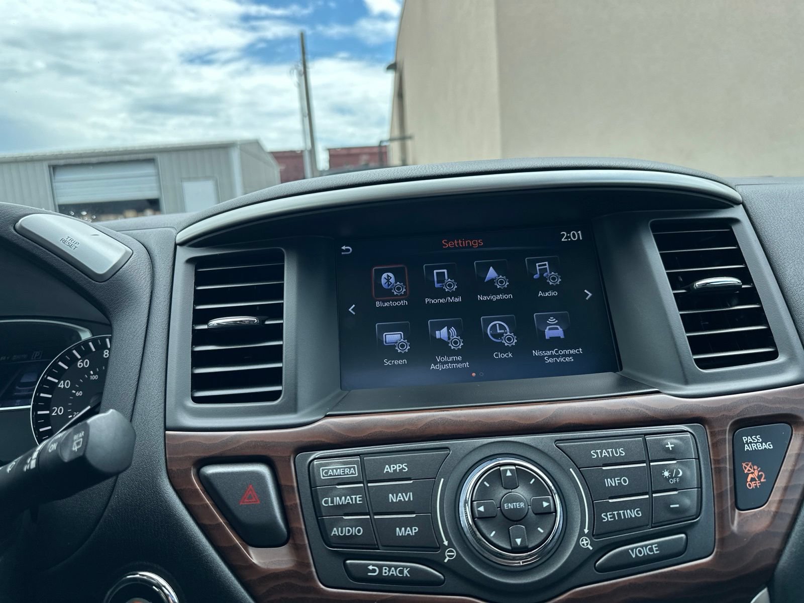 Used 2017 Nissan Pathfinder Platinum AWD/4WD image 67