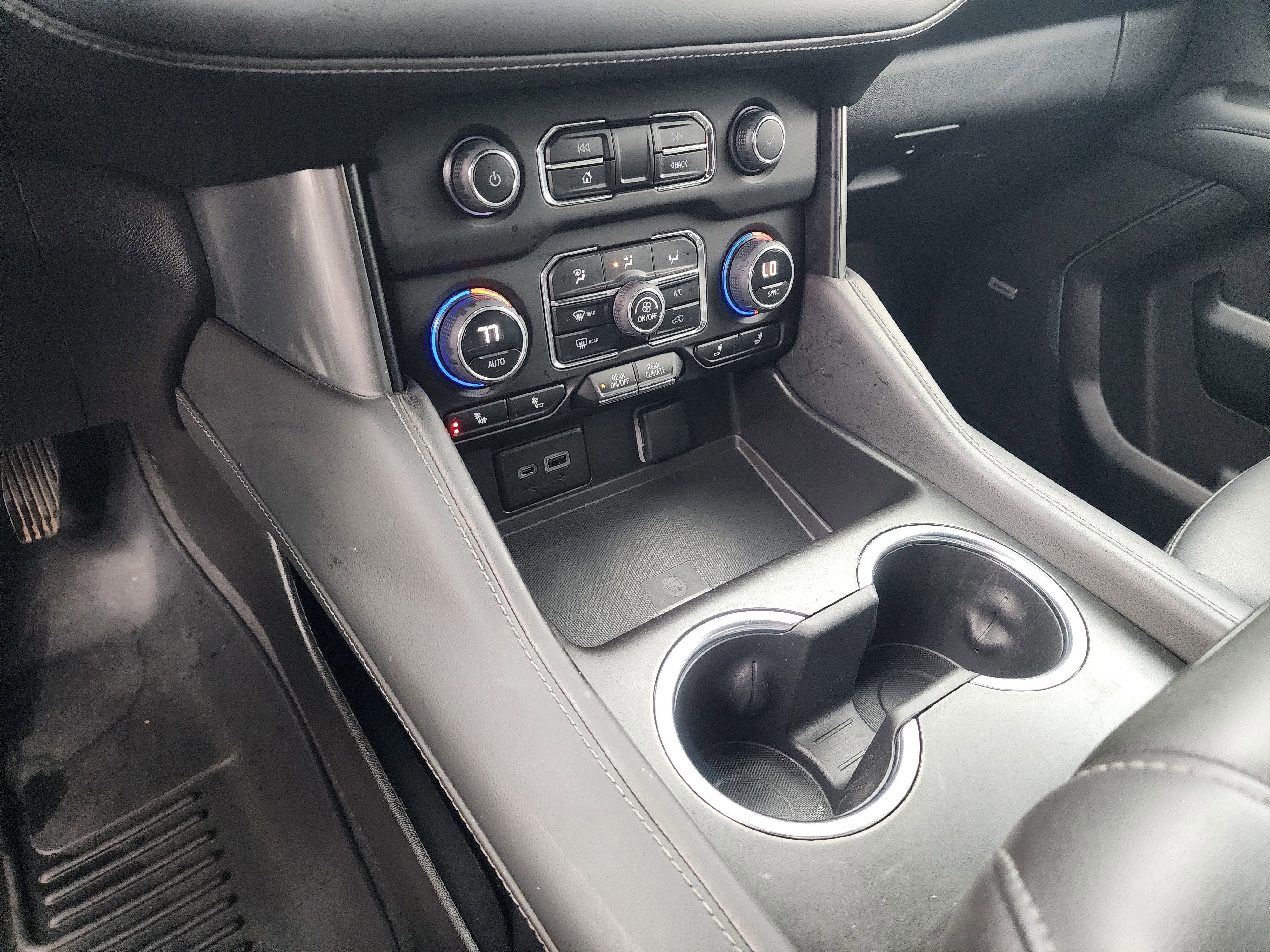 Used 2023 Chevrolet Tahoe Z71 w/ Off-Road Capability Package image 35