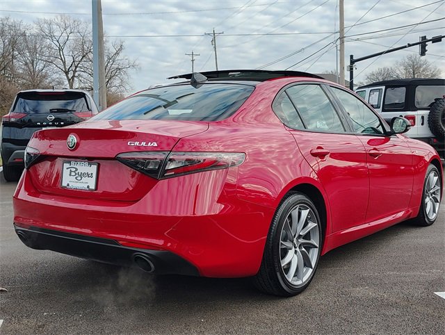 Used 2024 Alfa Romeo Giulia Ti w/ Active Assist Plus Package image 8