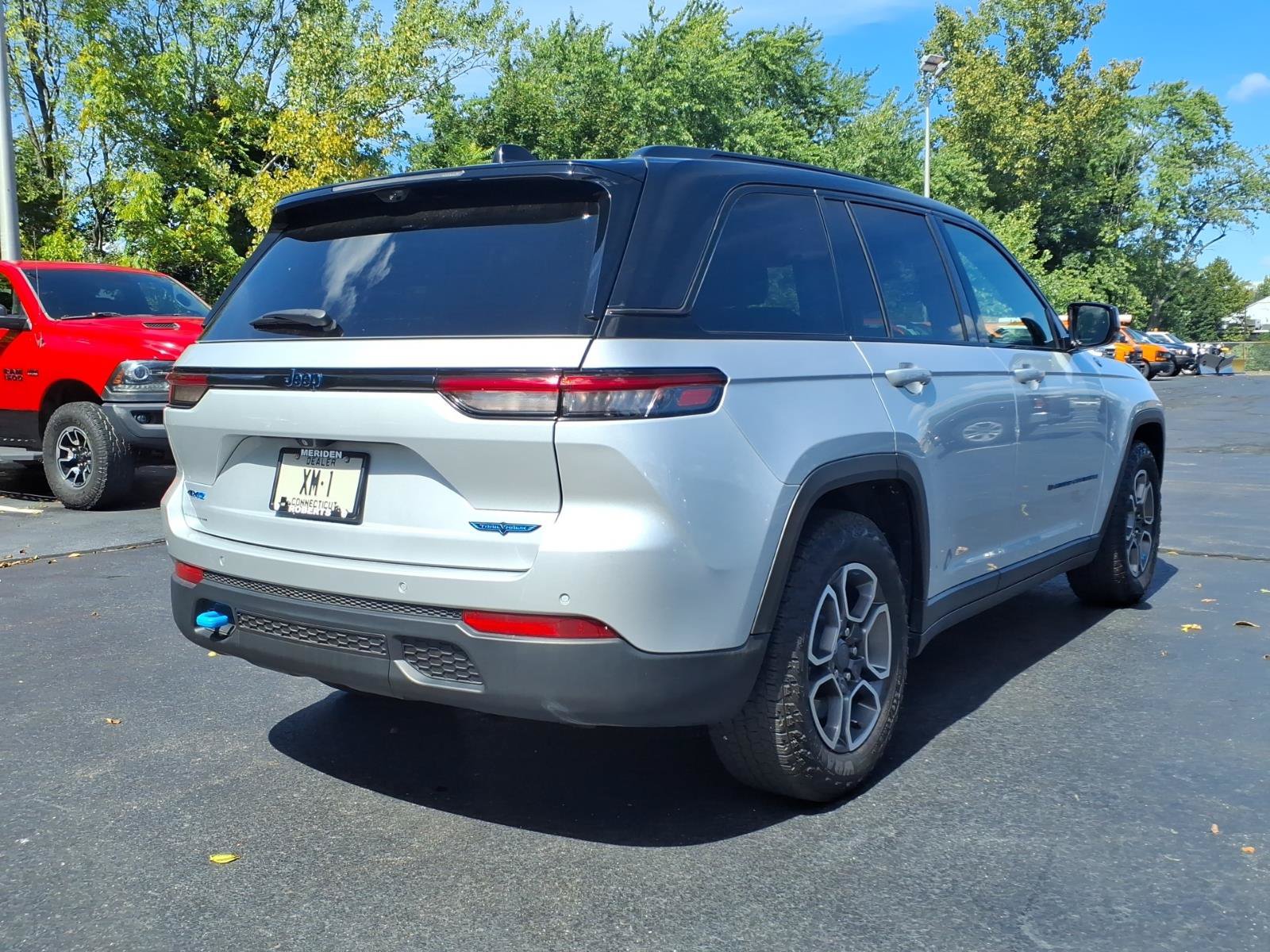 Certified 2023 Jeep Grand Cherokee Trailhawk w/ Luxury Tech Group III AWD/4WD image 7