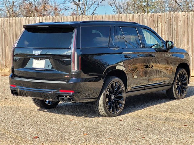 Used 2025 Cadillac Escalade V w/ LPO, ONYX Package image 4