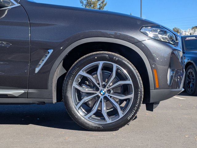 Used 2025 BMW X4 xDrive30i w/ Premium Package image 24
