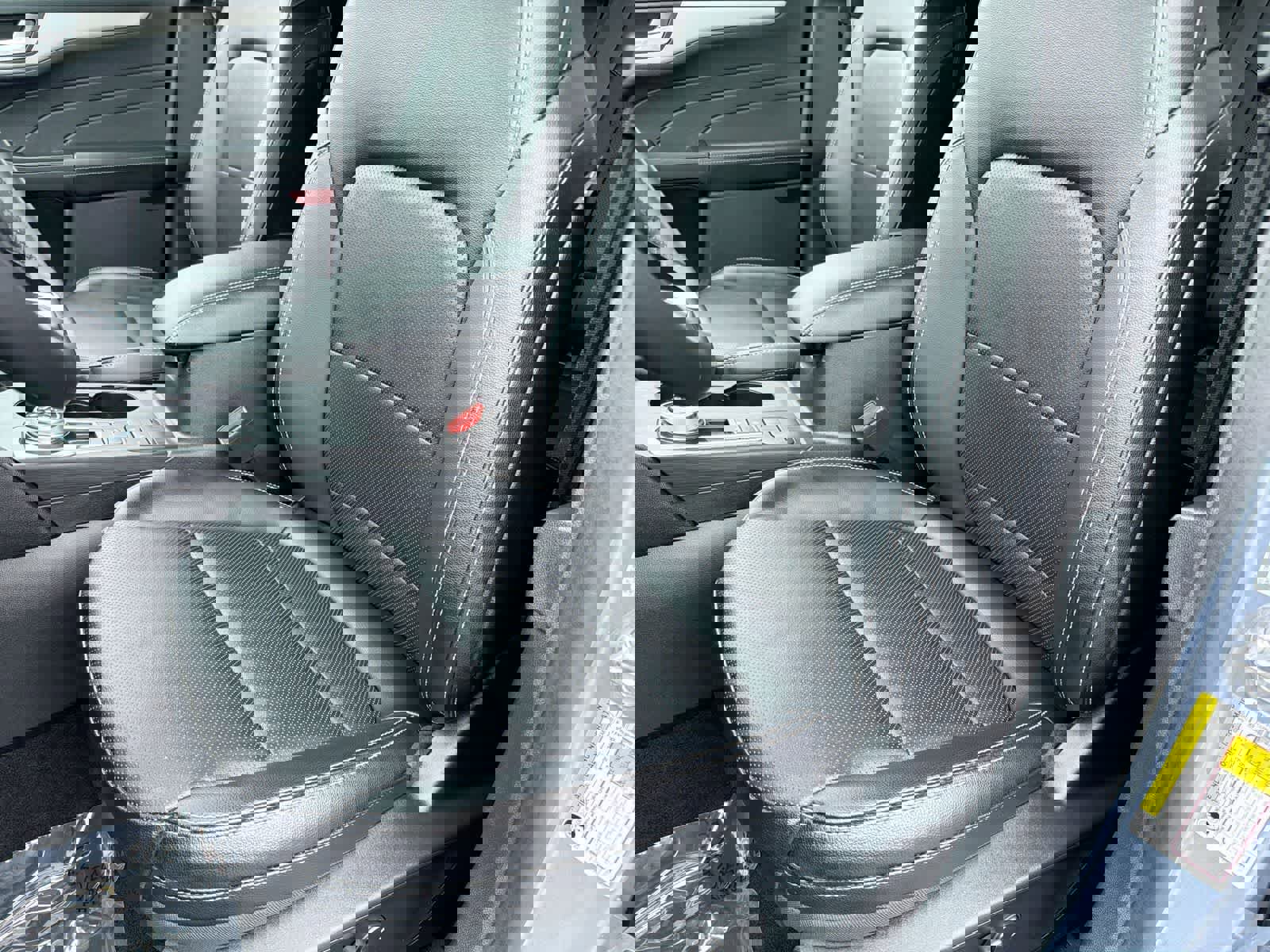 Used 2022 Ford Escape SEL image 17