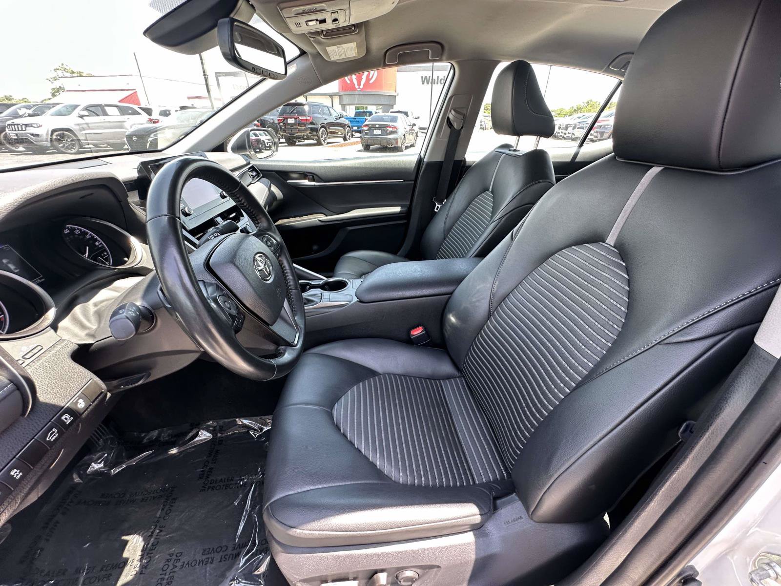 Used 2024 Toyota Camry SE w/ Cold Weather Package FWD image 27