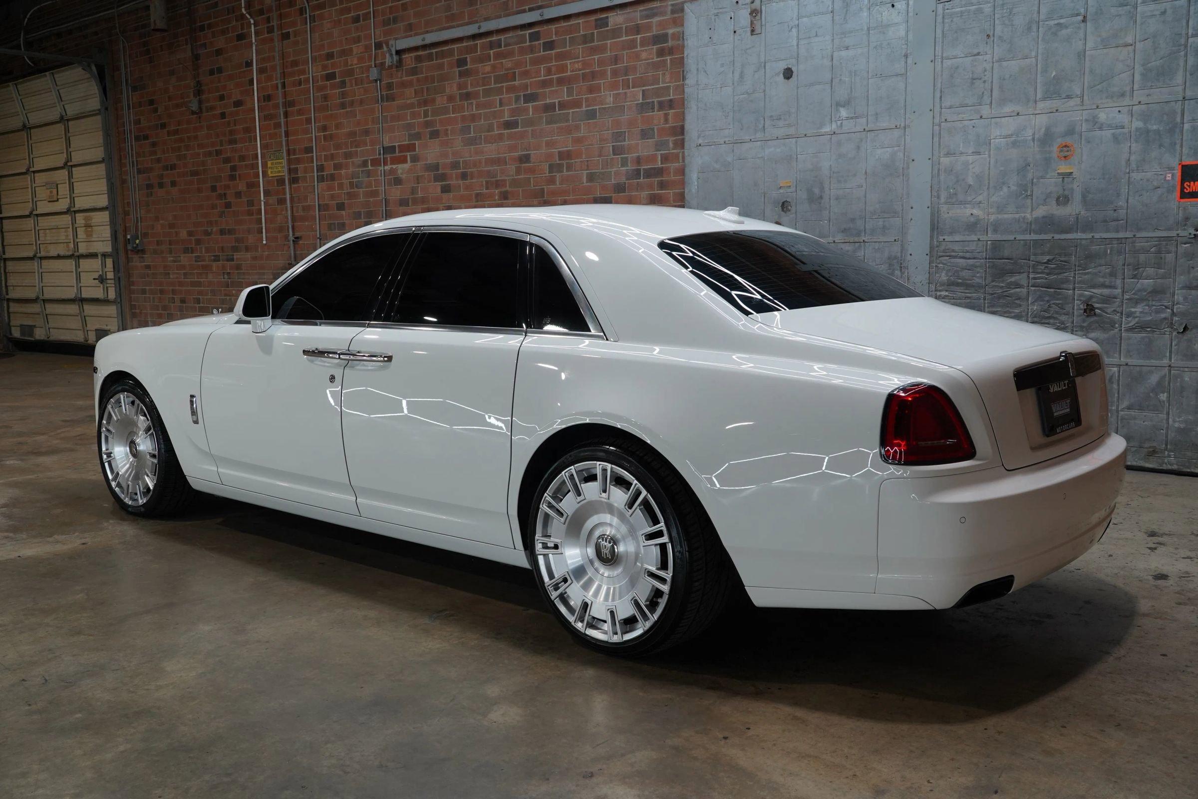 Used 2015 Rolls-Royce Ghost image 10
