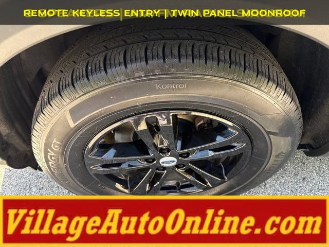 Used 2022 Ford Explorer XLT w/ Equipment Group 202A AWD/4WD image 9