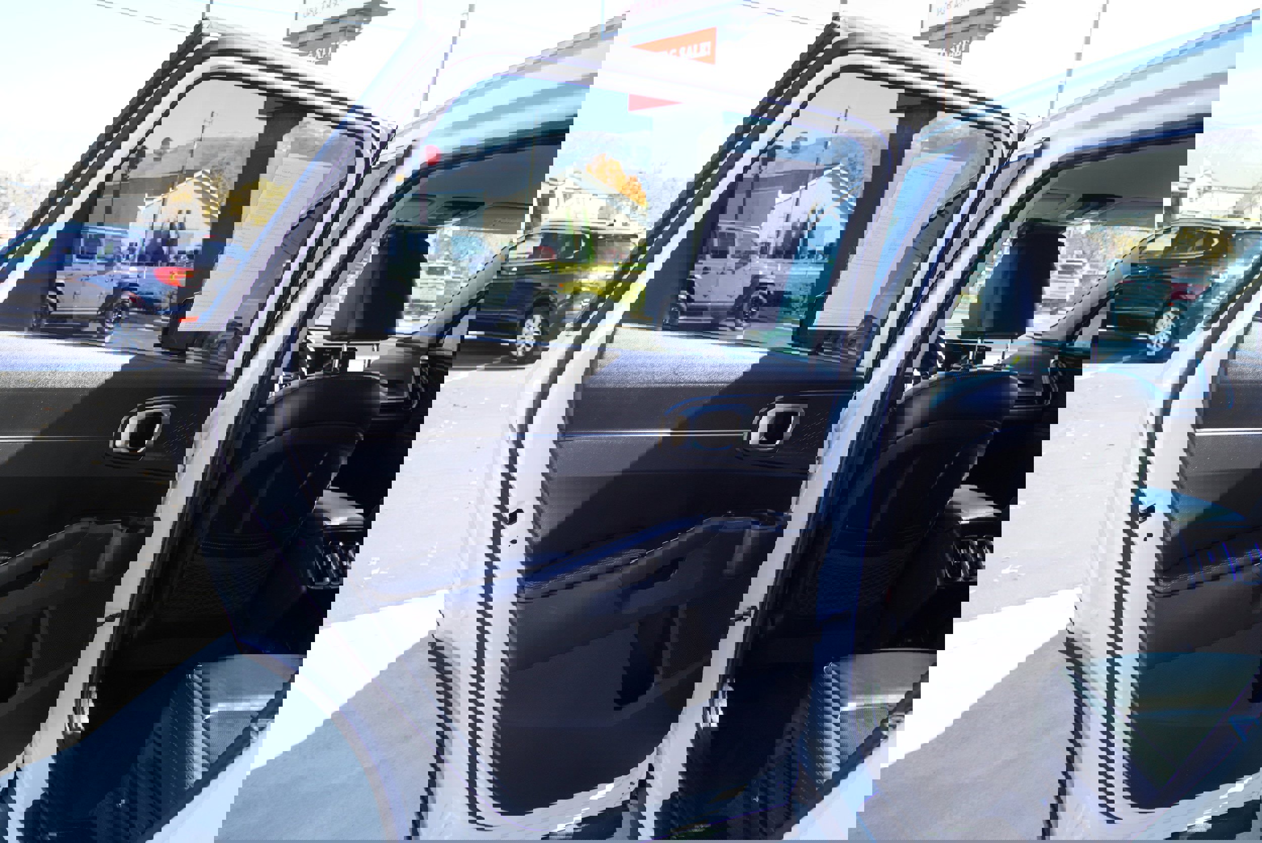 Used 2024 Kia Sorento S image 23