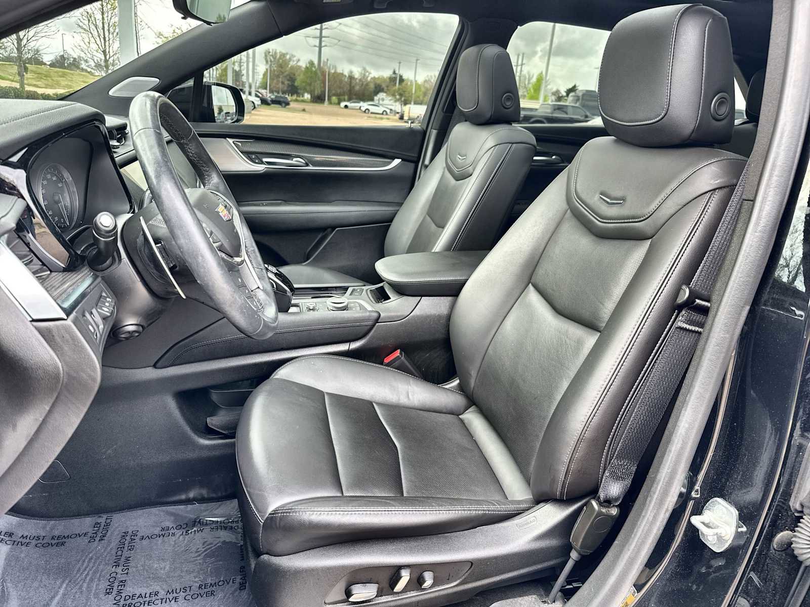 Used 2024 Cadillac XT5 Sportv w/ Technology Package AWD/4WD image 3