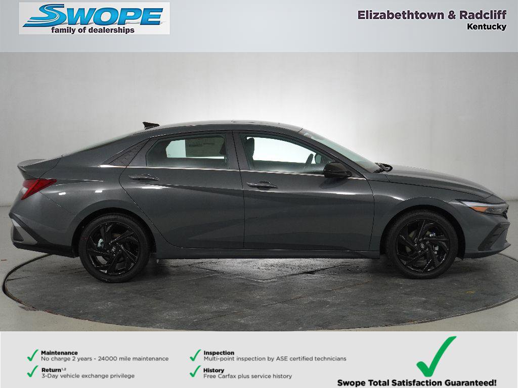 New 2026 Hyundai Elantra SEL Sport Premium image 2