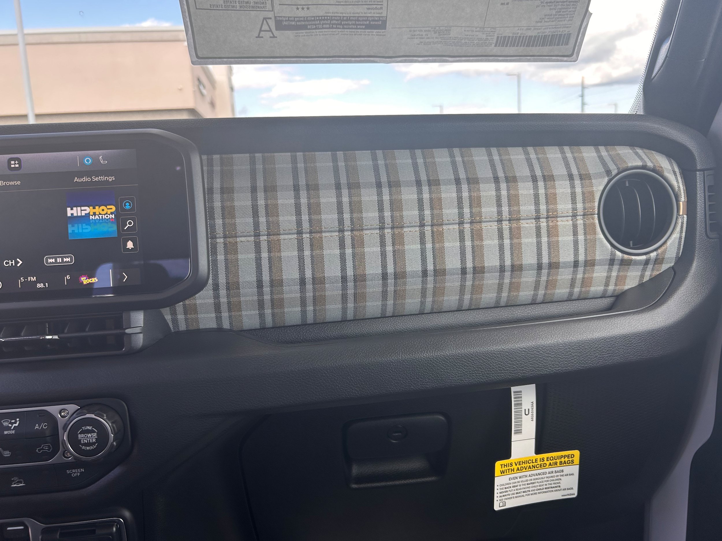 New 2026 Jeep Gladiator Sport AWD/4WD image 11