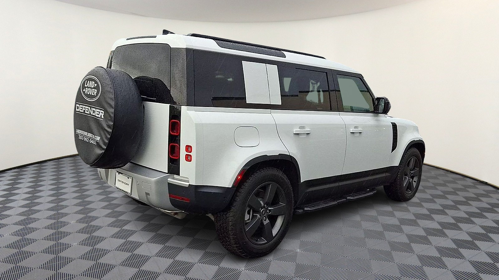 Certified 2025 Land Rover Defender 110 S AWD/4WD image 8