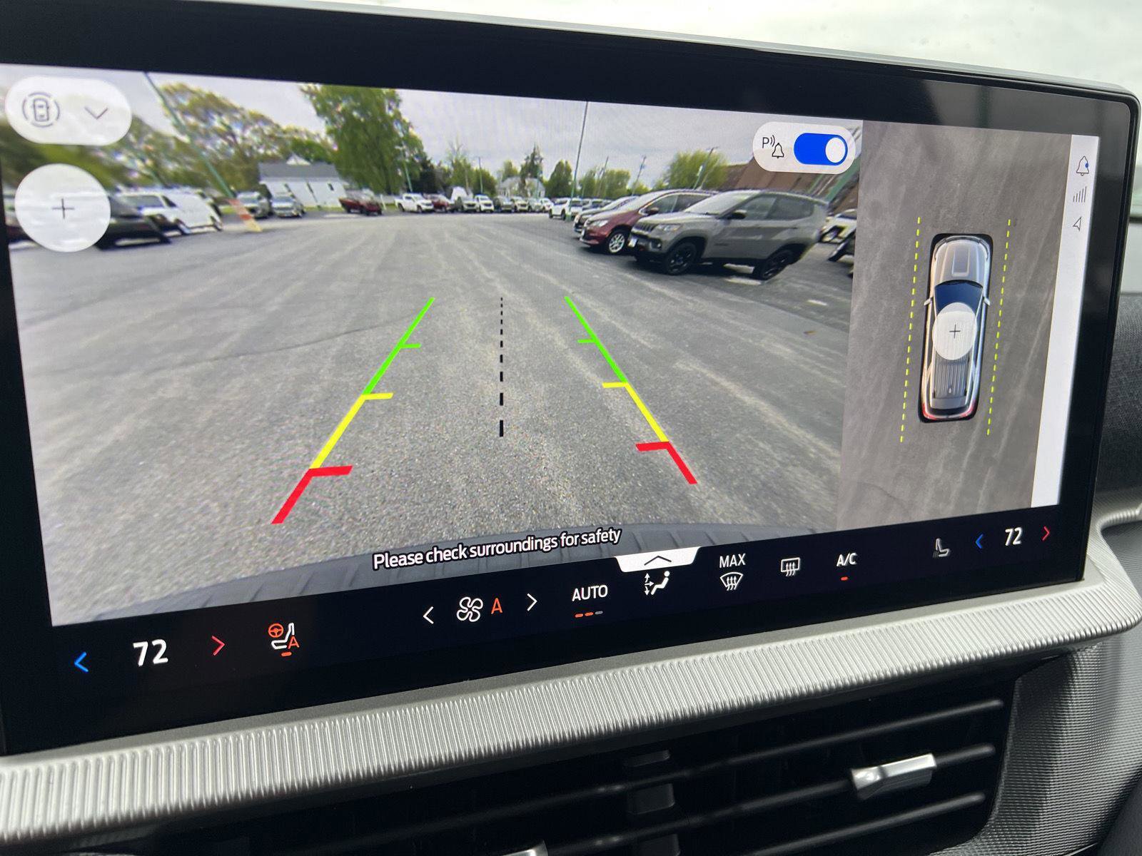 Used 2025 Ford Explorer ST-Line w/ ST-Line Street Pack AWD/4WD image 32