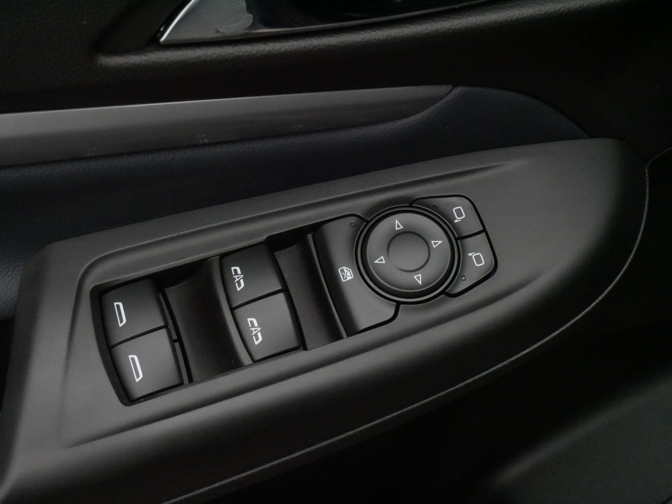 Used 2023 Chevrolet Bolt EUV Premier w/ Sun & Sound Package FWD image 19