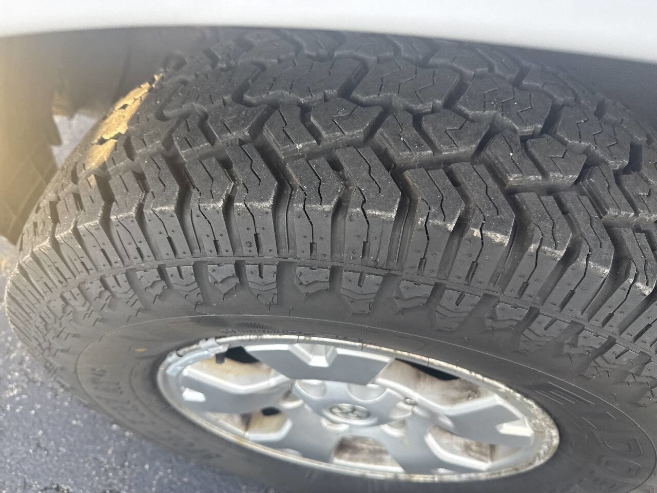 Used 2013 Toyota Tacoma 4x4 Access Cab V6 image 3