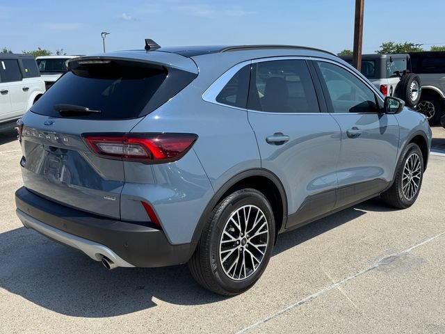 Certified 2025 Ford Escape SE FWD image 8