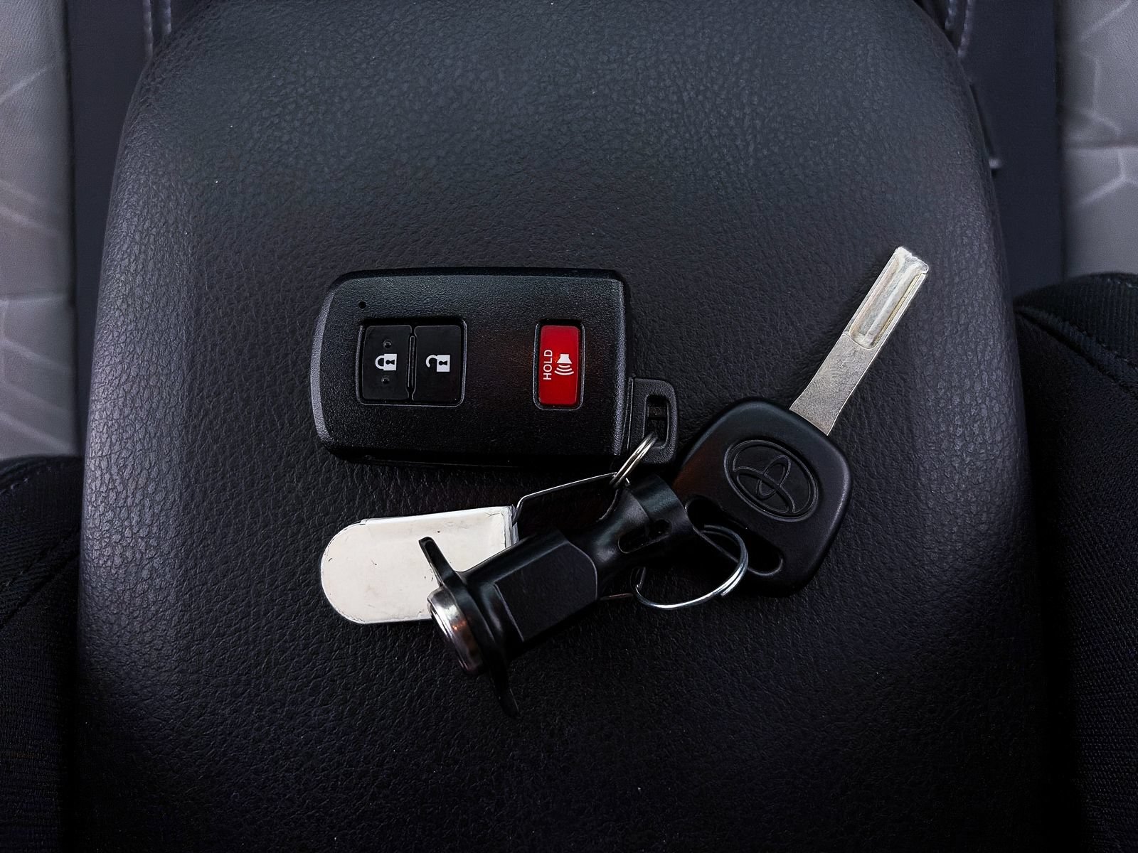 Used 2023 Toyota Tacoma TRD Sport AWD/4WD image 23
