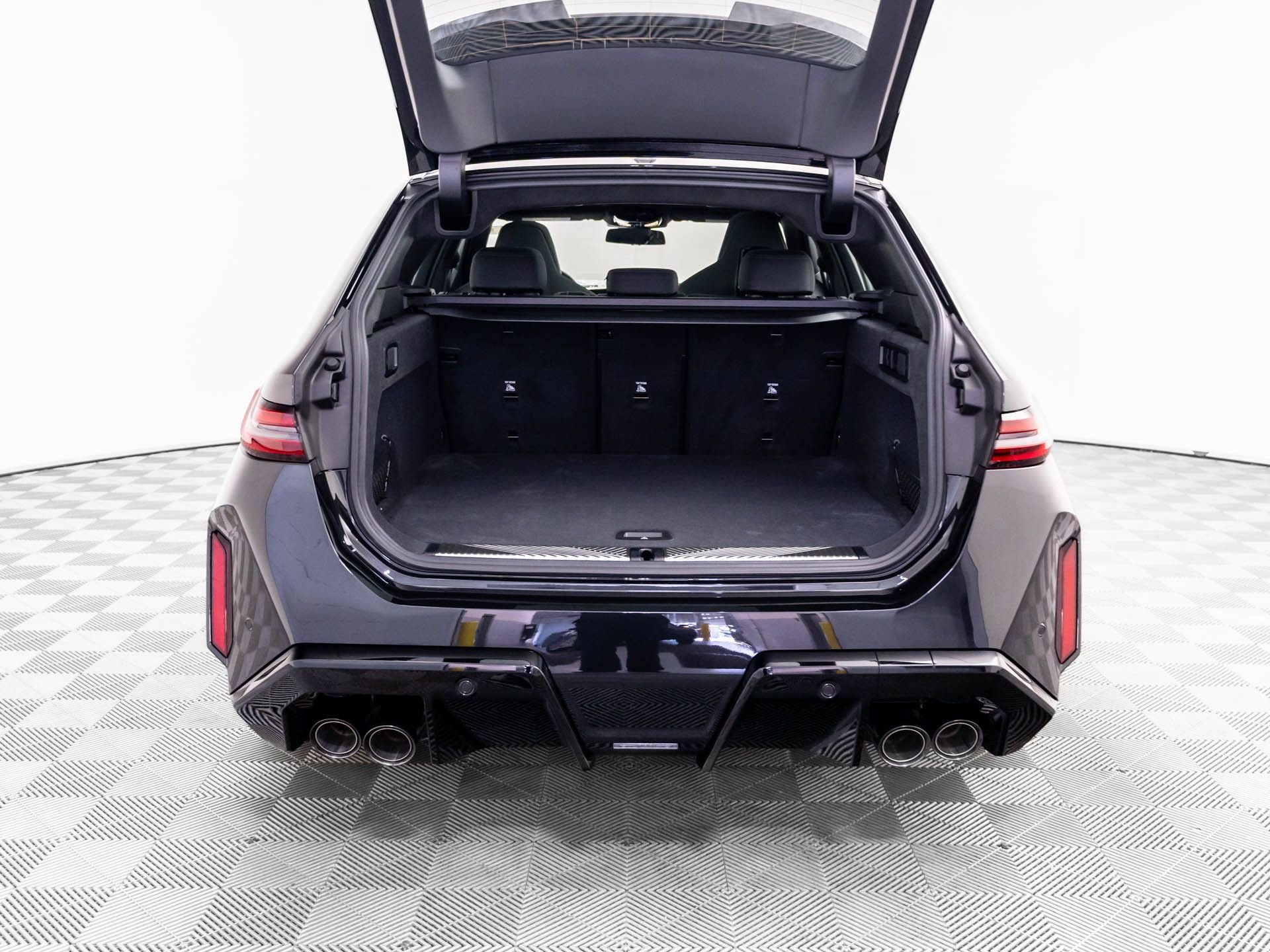 New 2027 BMW M5 Touring AWD/4WD image 33