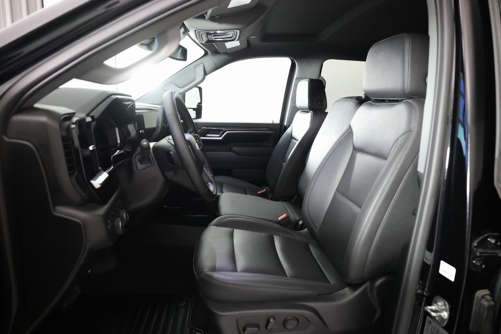 Used 2025 Chevrolet Silverado 3500 LTZ image 15