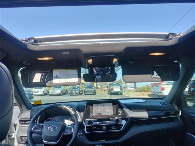Used 2024 Toyota Highlander XSE image 23
