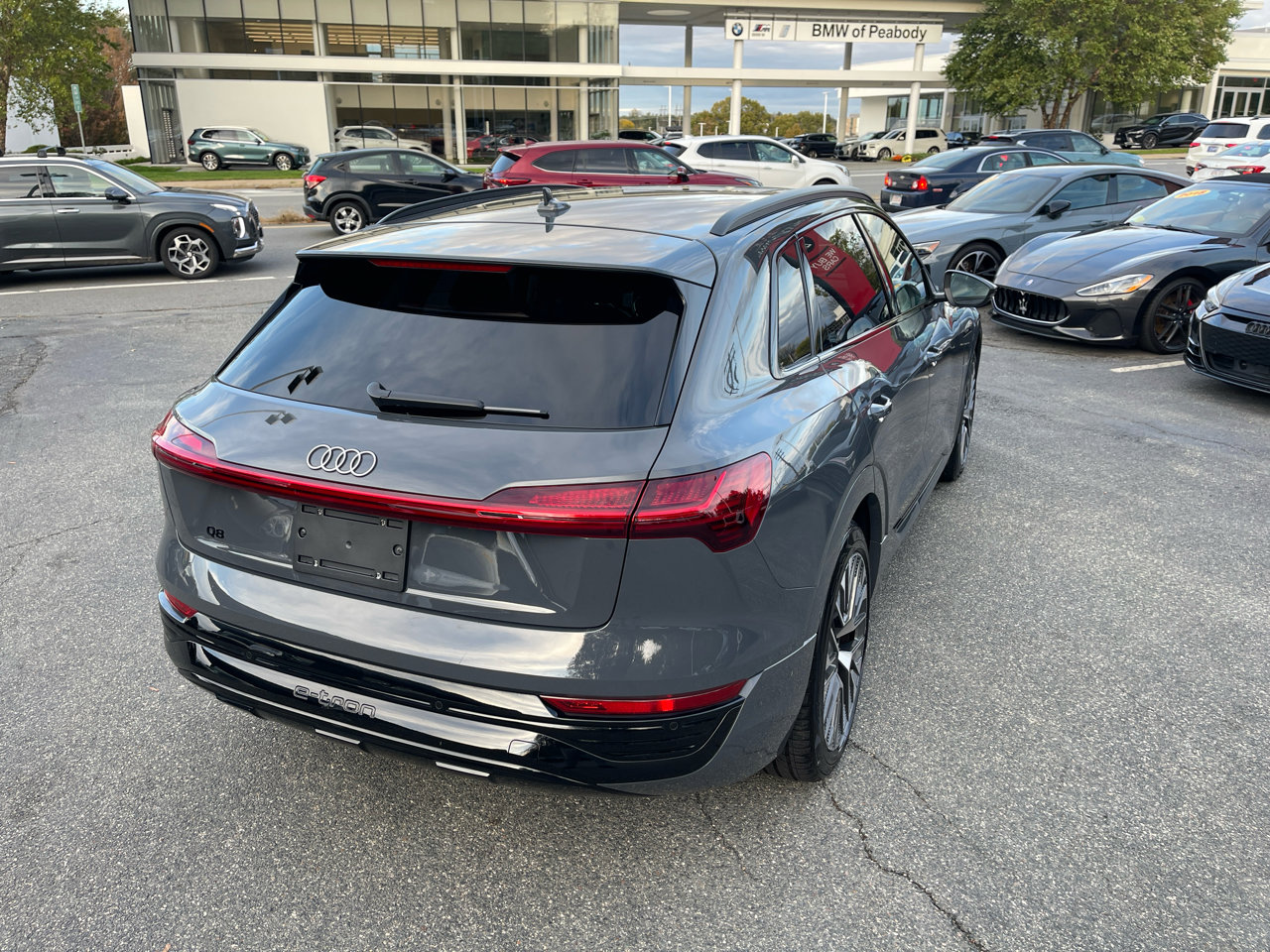 Used 2024 Audi Q8 e-tron Premium Plus w/ Premium Plus Package image 23