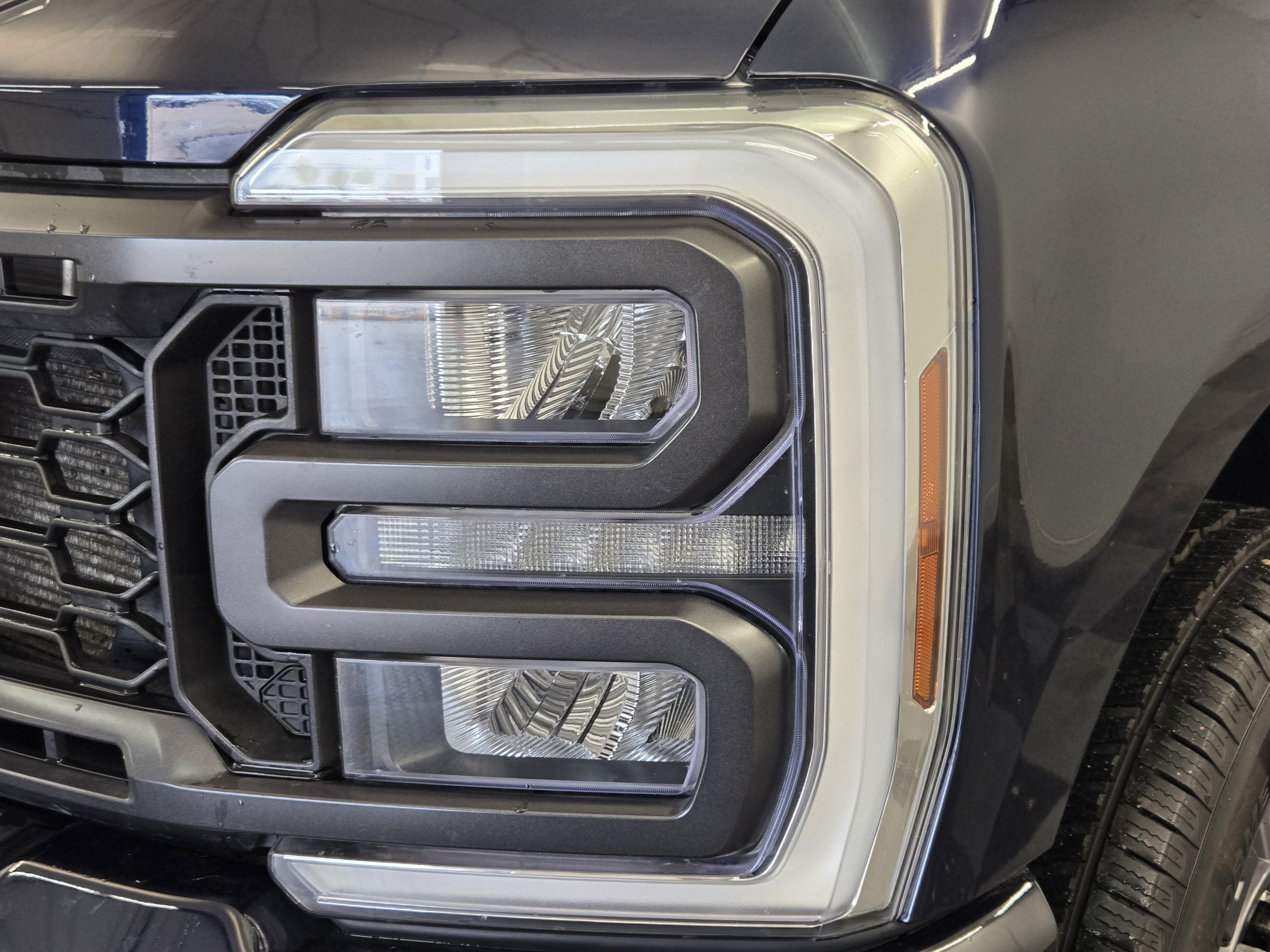 Certified 2024 Ford F250 Lariat w/ Lariat Ultimate Package AWD/4WD image 8