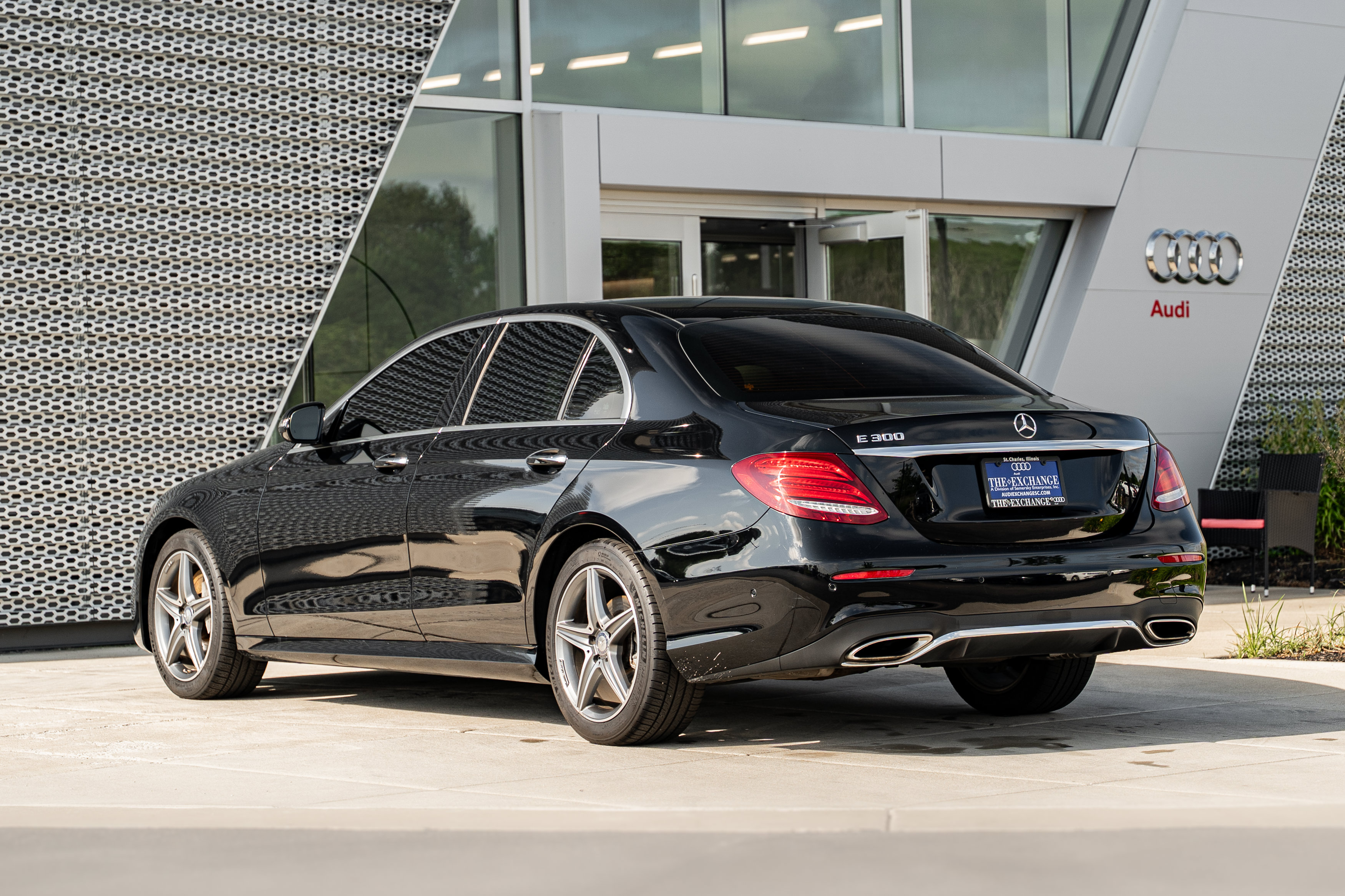 Used 2017 Mercedes-Benz E 300 image 5