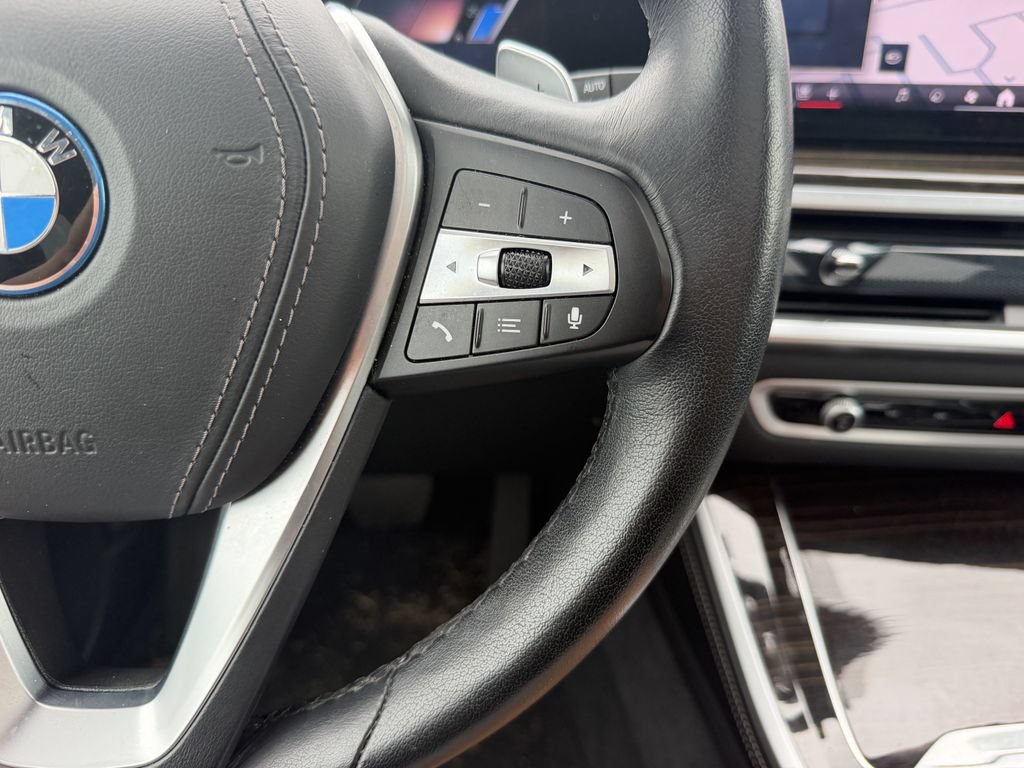 Used 2025 BMW X5 xDrive50e AWD/4WD image 16